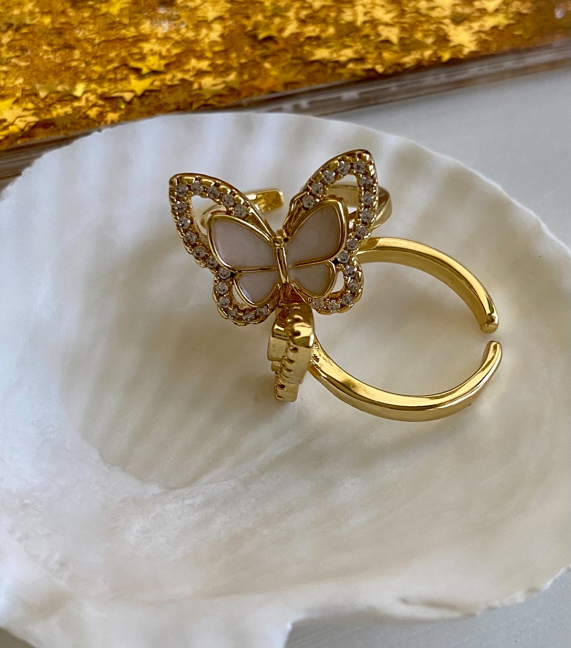 Butterfly hot sale ring design